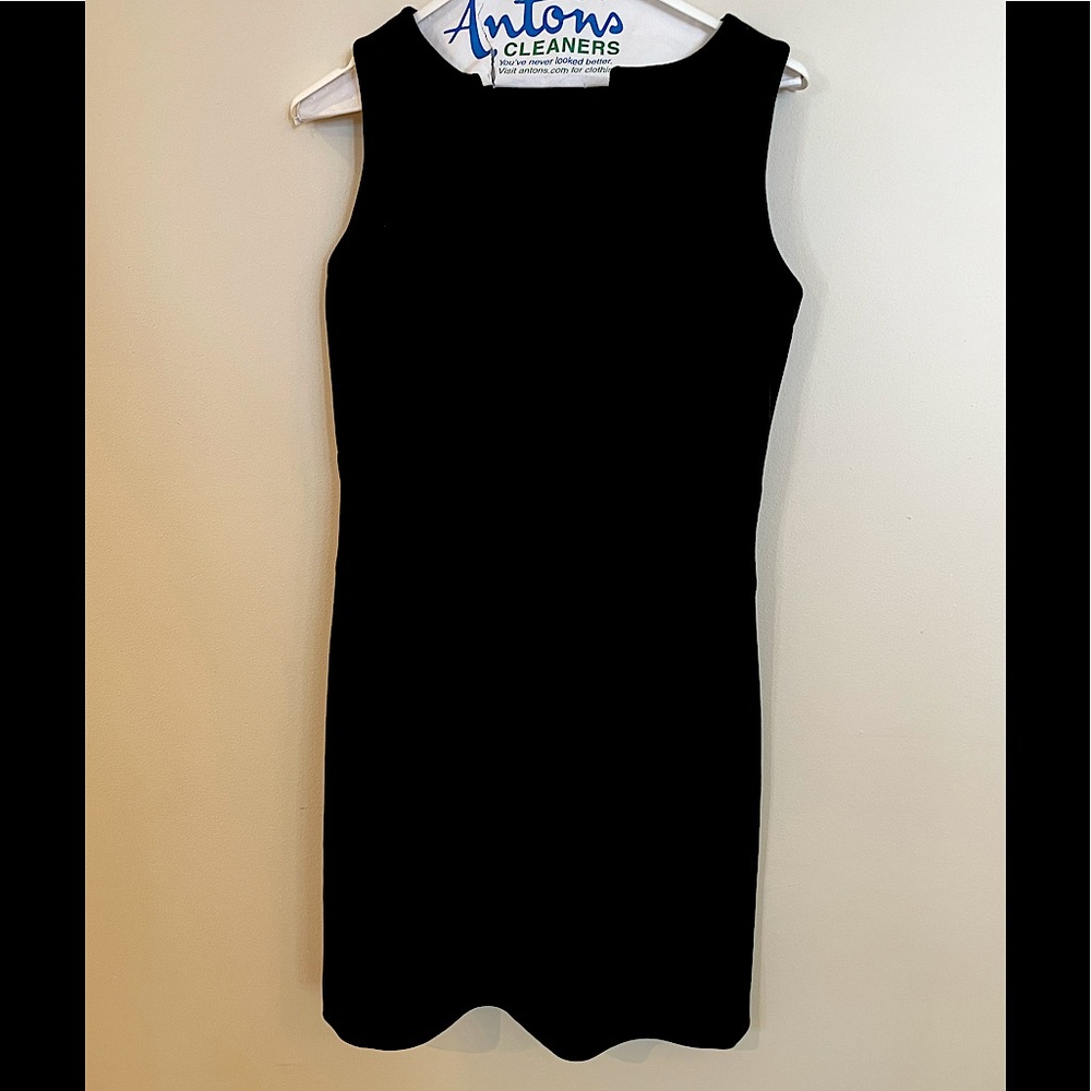Ann Taylor Size 2 Wool Black B-Neck Dress